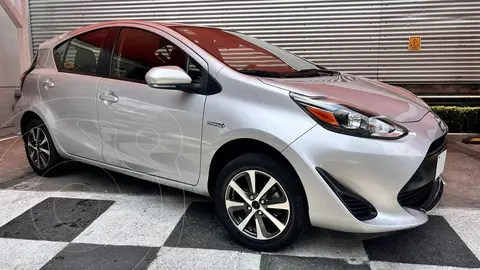 Toyota Prius C 1.5L usado (2020) color plateado precio $315,000