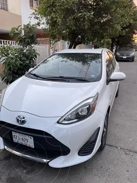 Toyota Prius C 1.5L usado (2020) color Blanco precio $270,000