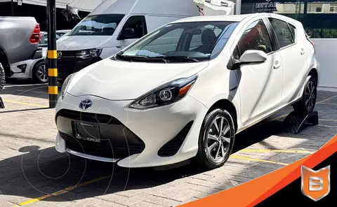 Toyota Prius C 1.5L usado (2020) color Blanco precio $299,900