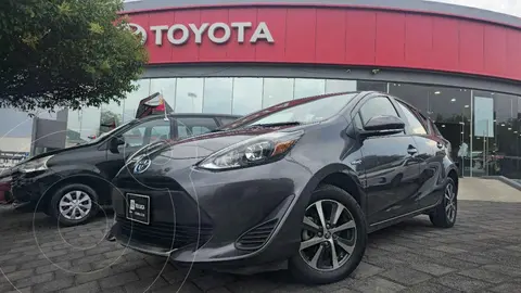 Toyota Prius C 1.5L usado (2020) color Gris financiado en mensualidades(enganche $85,731 mensualidades desde $9,123)