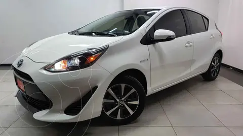 Toyota Prius C 1.5L usado (2018) color Blanco precio $270,000