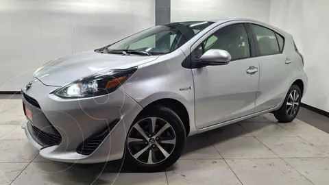Toyota Prius C 1.5L usado (2021) color Plata financiado en mensualidades(enganche $70,400 mensualidades desde $6,945)