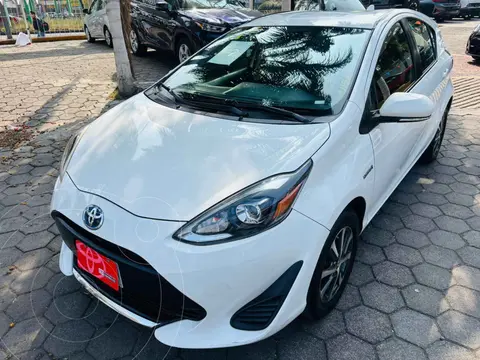 Toyota Prius C 1.5L usado (2020) color Blanco financiado en mensualidades(enganche $77,131 mensualidades desde $6,851)
