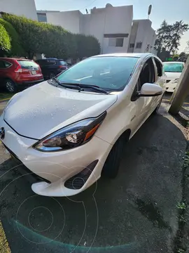 Toyota Prius C 1.5L usado (2019) color Blanco precio $260,000