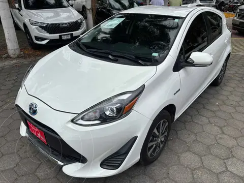 Toyota Prius C 1.5L usado (2021) color Blanco precio $307,000