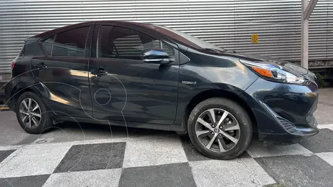 Toyota Prius C 1.5L usado (2020) color Negro precio $300,000