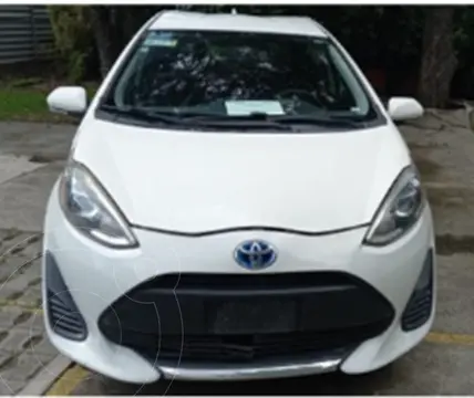 Toyota Prius C 1.5L usado (2021) color Blanco precio $245,000