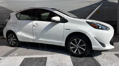 Toyota Prius C 1.5L usado (2019) color Blanco financiado en mensualidades(enganche $110,519 mensualidades desde $4,748)