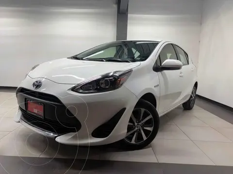 Toyota Prius C 1.5L usado (2021) color Blanco precio $295,000
