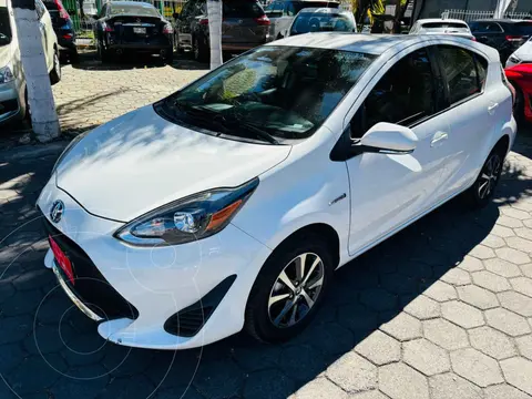 Toyota Prius C 1.5L usado (2020) color Blanco financiado en mensualidades(enganche $83,044 mensualidades desde $7,376)