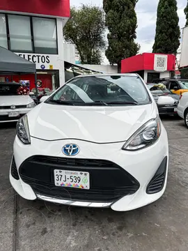 Toyota Prius C 1.5L usado (2020) color Blanco precio $279,000
