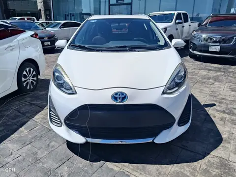 Toyota Prius C 1.5L usado (2021) color Blanco precio $323,000