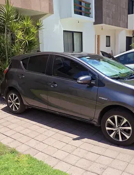Toyota Prius C 1.5L usado (2019) color Gris precio $230,000