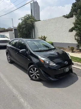 Toyota Prius C 1.5L usado (2018) color Negro financiado en mensualidades(enganche $40,000 mensualidades desde $6,200)