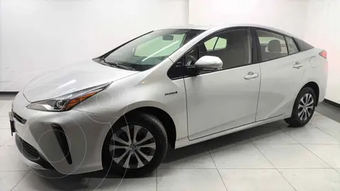 Toyota Prius Base usado (2020) color Plata financiado en mensualidades(enganche $56,000 mensualidades desde $4,368)