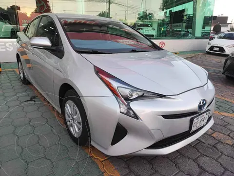 Toyota Prius BASE usado (2018) color Plata financiado en mensualidades(enganche $87,500 mensualidades desde $6,453)