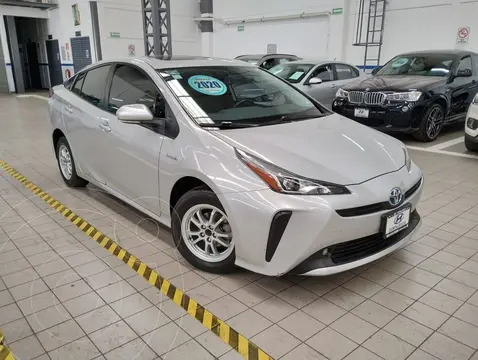 Toyota Prius Premium usado (2020) color plateado financiado en mensualidades(enganche $78,000 mensualidades desde $7,540)