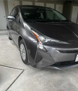 Toyota Prius BASE usado (2018) color Plata Metalico precio $250,000