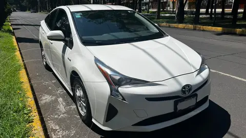 Toyota Prius BASE usado (2016) color Blanco precio $249,900