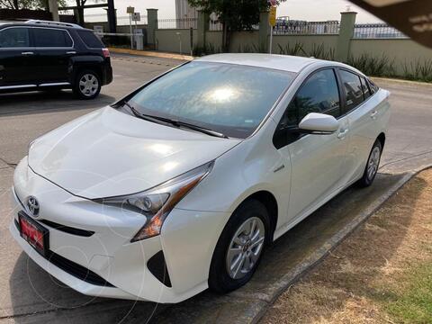 Toyota Prius Premium usado (2017) color Blanco financiado en mensualidades(enganche $86,658 mensualidades desde $10,971)