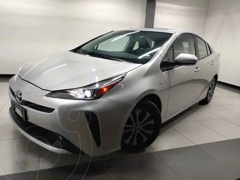 Toyota Prius Premium usado (2022) color Plata financiado en mensualidades(enganche $89,100 mensualidades desde $8,790)