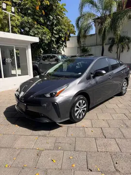 Toyota Prius Bi-Tono usado (2022) color Gris precio $420,000