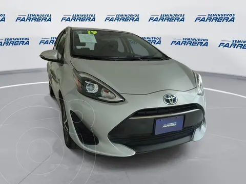 Toyota Prius BASE usado (2019) color Plata Metalico financiado en mensualidades(enganche $72,500 mensualidades desde $8,000)
