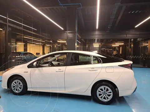 Toyota Prius BASE usado (2017) color Blanco precio $315,000