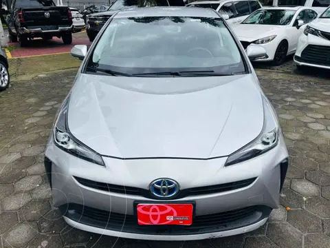 Toyota Prius BASE usado (2019) color Plata financiado en mensualidades(enganche $85,194 mensualidades desde $7,567)