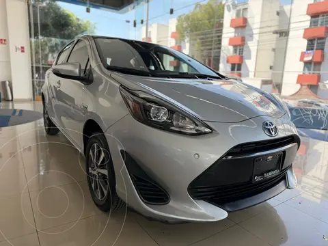 Toyota Prius BASE usado (2018) color plateado precio $249,000