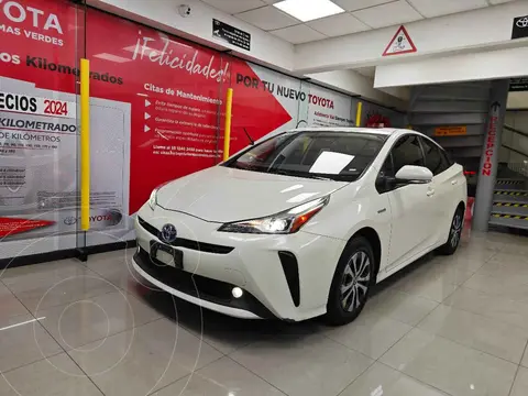 Toyota Prius Premium usado (2020) color Blanco financiado en mensualidades(enganche $78,122 mensualidades desde $7,707)