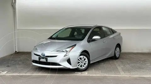 Toyota Prius BASE usado (2018) color Plata financiado en mensualidades(enganche $63,140 mensualidades desde $6,229)