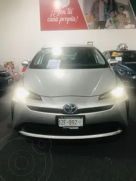 Toyota Prius Base usado (2020) color Plata Metalico financiado en mensualidades(enganche $80,572 mensualidades desde $8,454)