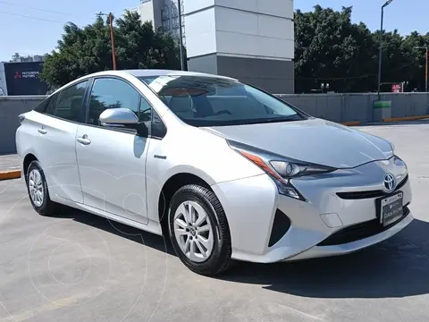Toyota Prius Premium usado (2016) color plateado precio $225,206