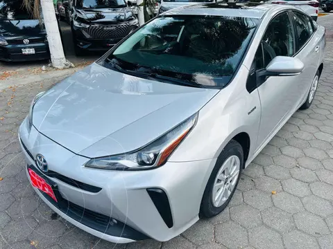 Toyota Prius Premium usado (2020) color Plata financiado en mensualidades(enganche $93,794 mensualidades desde $8,331)