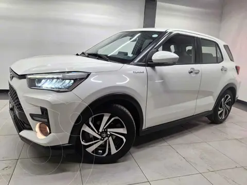Toyota Raize XLE Aut usado (2024) color Blanco precio $345,000