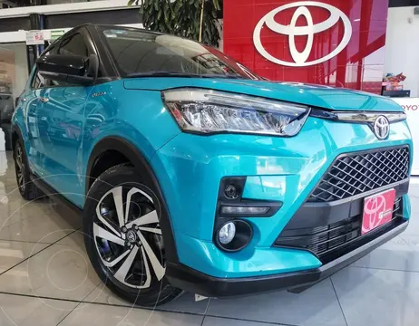 Toyota Raize XLE Aut Bi-Tono usado (2023) color Turquesa financiado en mensualidades(enganche $144,210 mensualidades desde $6,195)