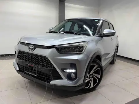 Toyota Raize XLE usado (2025) color Plata financiado en mensualidades(enganche $81,180 mensualidades desde $8,008)