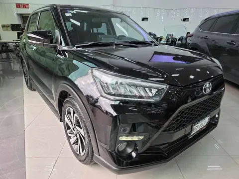 Toyota Raize XLE Aut usado (2024) color Negro precio $360,000