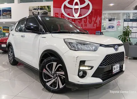 Toyota Raize XLE Aut Bi-Tono usado (2023) color Blanco precio $330,000