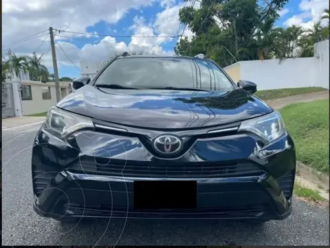 Toyota RAV 4 L usado (2017) color Negro precio u$s15.000