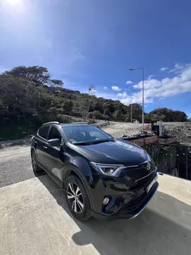 Toyota RAV4 VX 4x4 Aut Full usado (2018) color Gris precio $35.000.000