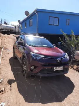 Toyota Rav4 2.0 Lujo 4X2 usado (2017) color Rojo precio $10.000.000