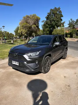Toyota Rav4 2.0L XLE Aut usado (2022) color Gris precio $22.800.000