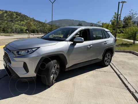 Toyota Rav4 2.0L LE Aut usado (2024) color Gris precio $20.490.000
