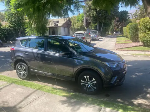 Toyota Rav4 2.0L LE usado (2019) color Gris precio $16.000.000