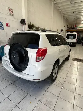 Toyota RAV4 Limited usado (2007) color Blanco precio $120,000