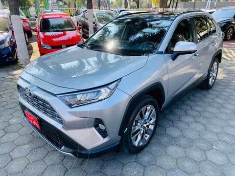 Toyota RAV4 Limited 4WD usado (2020) color Plata precio $499,000