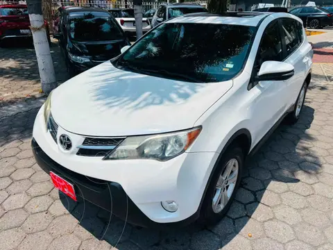 Toyota RAV4 XLE 4WD usado (2014) color Blanco precio $227,000