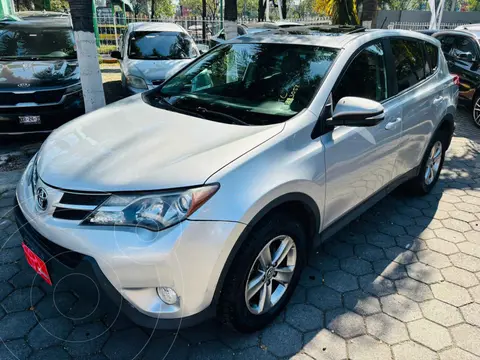 Toyota RAV4 XLE 4WD usado (2015) color Plata precio $237,000